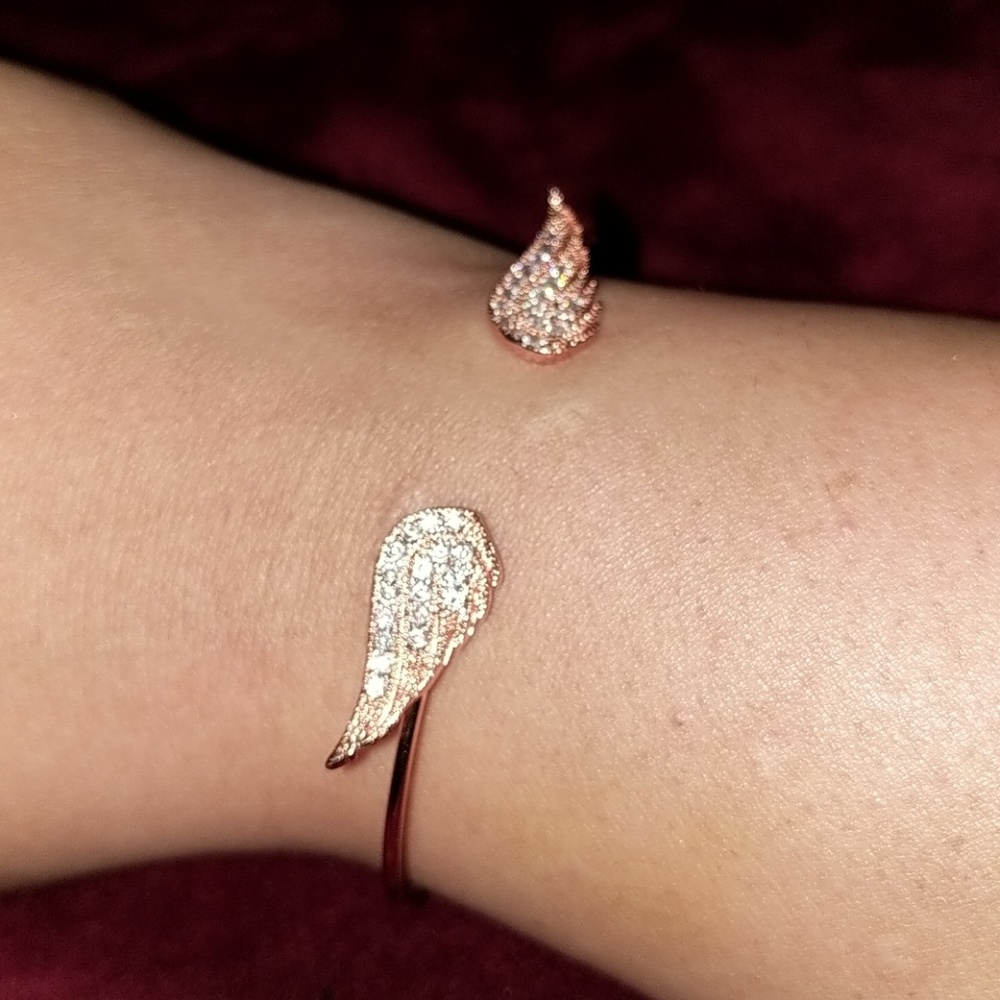 Angel wing bracelet